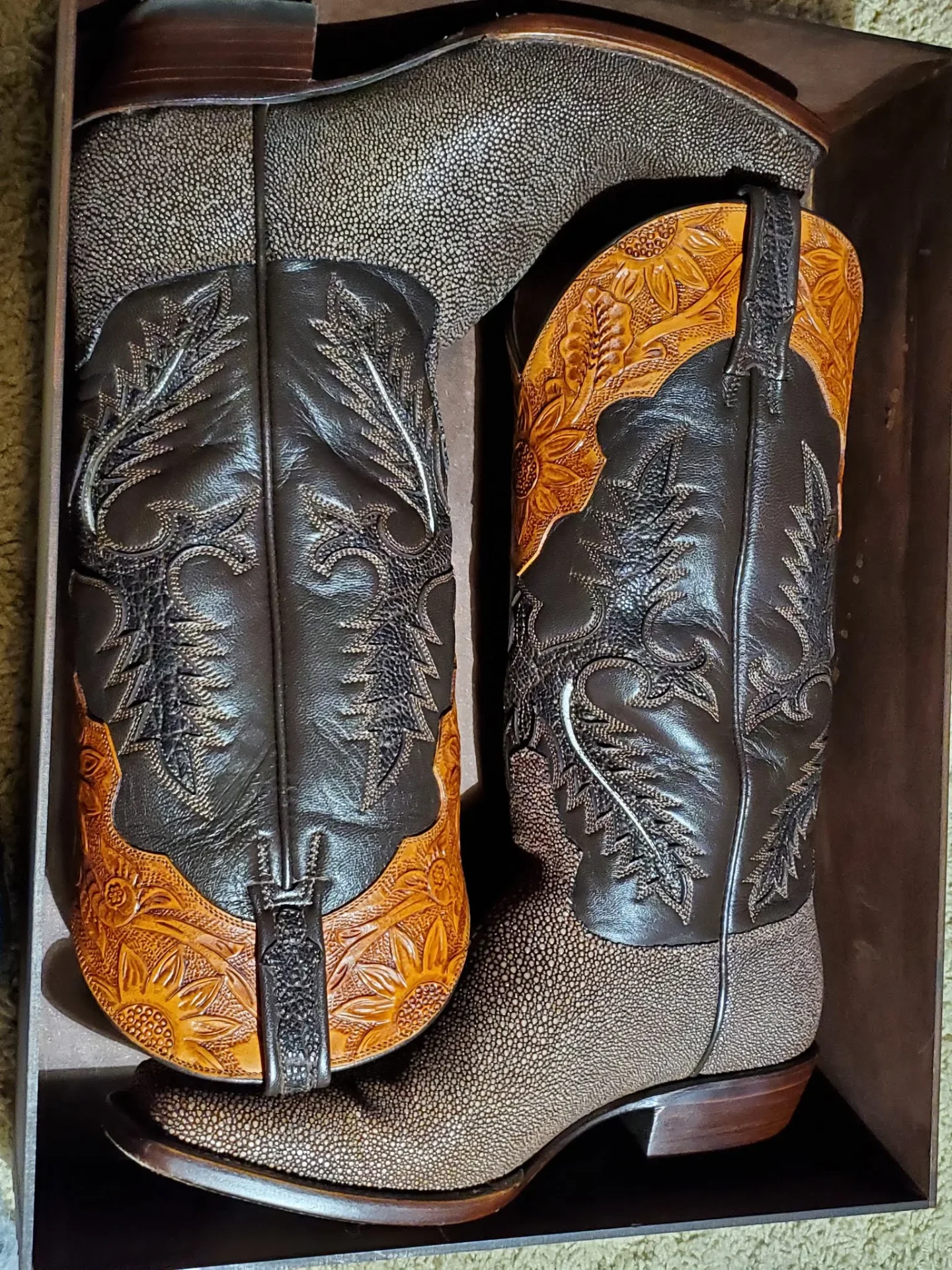 Boots shared by David Cabello